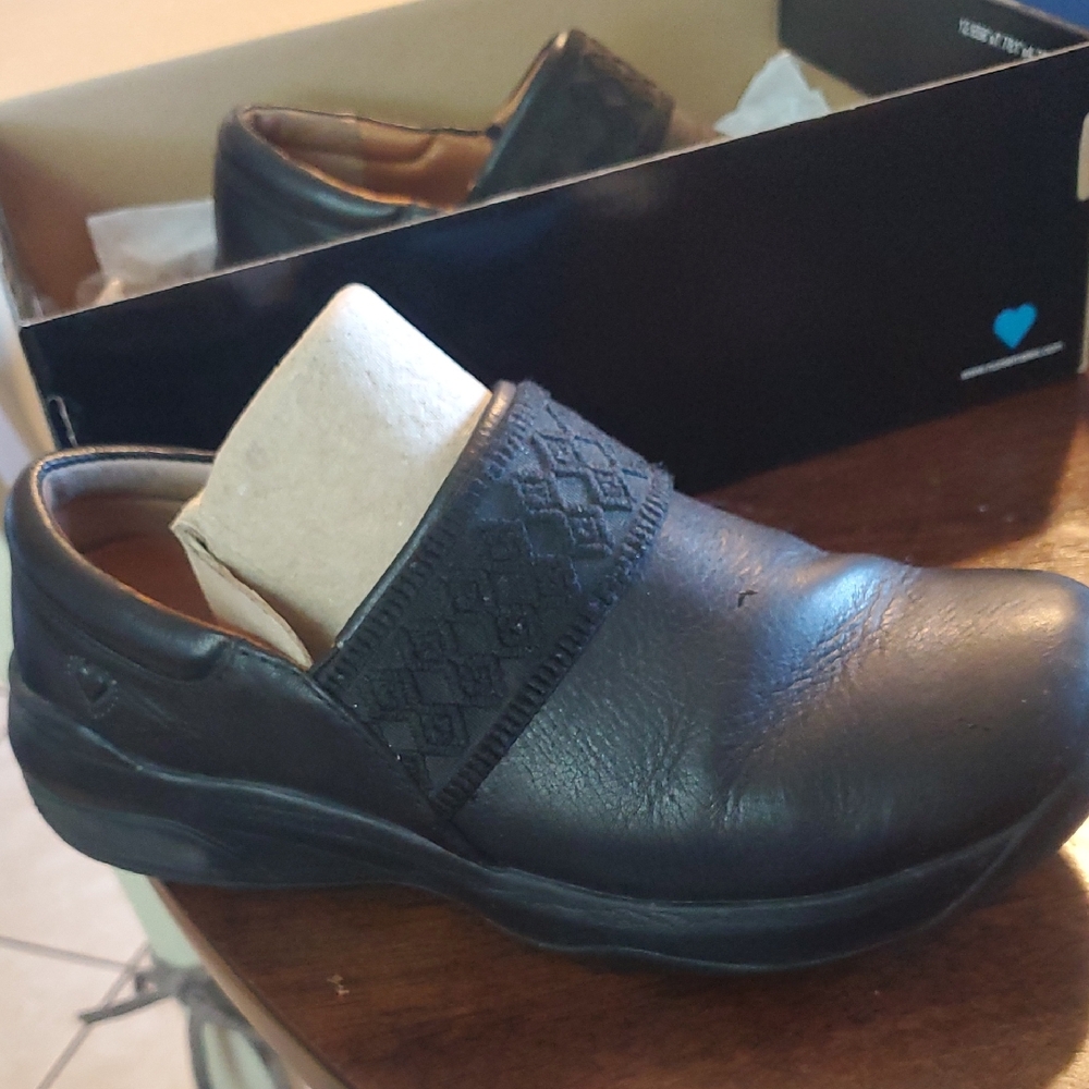 Nurse Mates Black Textured Loafers